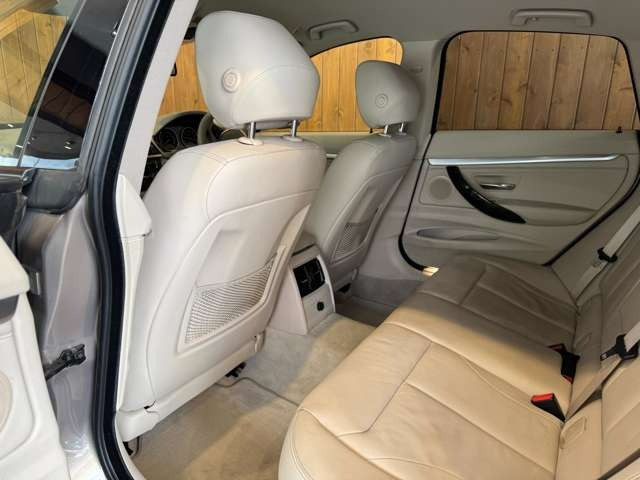 3シリーズグランツーリスモ 320i モダン