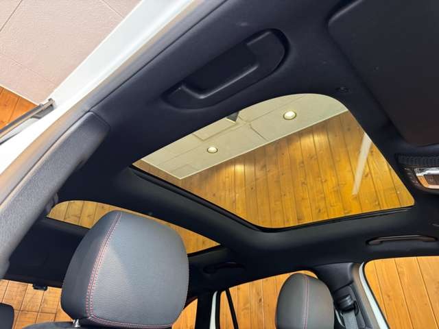 GLAクラス GLA200 d 4マチック AMGラインパッケージ