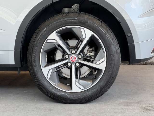 Eペイス Rダイナミック S 2.0L D200