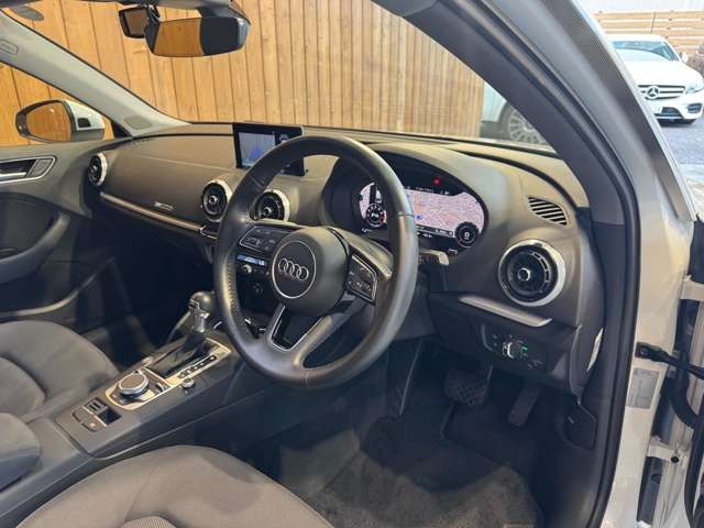A3 スポーツバック 30 TFSI シグネチャー エディション