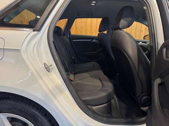 A3 スポーツバック 30 TFSI シグネチャー エディション