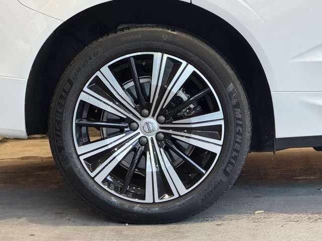 XC60 リチャージ プラグインハイブリッドT6