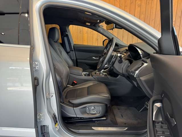 Eペイス Rダイナミック S 2.0L D200