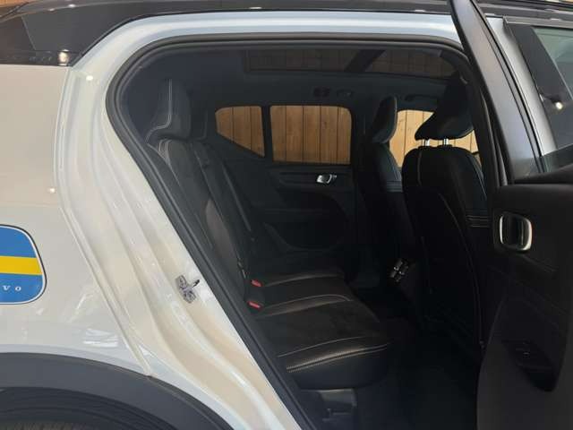 XC40 T5 AWD Rデザイン
