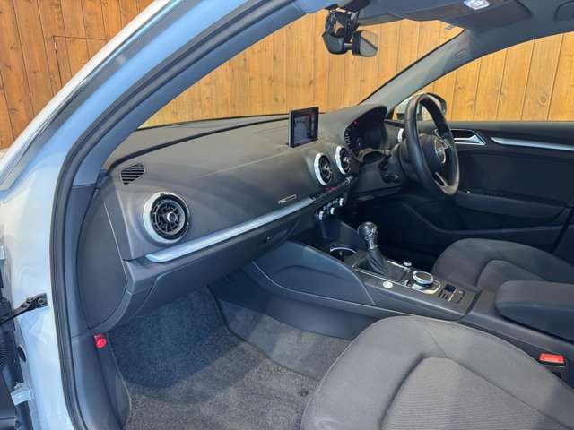 A3 スポーツバック 30 TFSI シグネチャー エディション