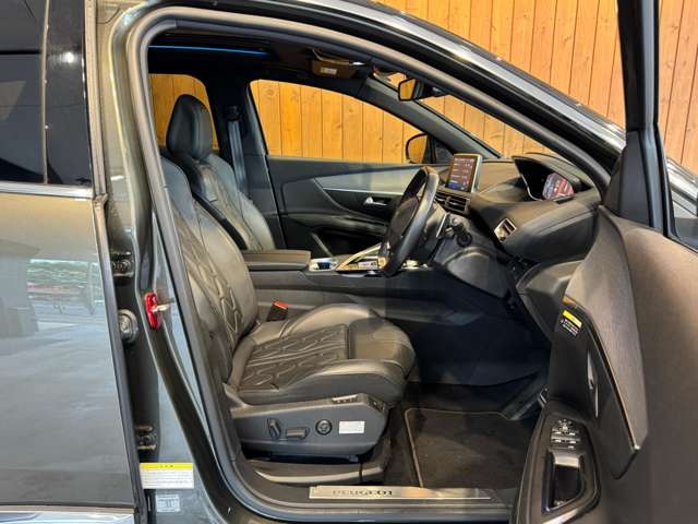 3008 GT ブルーHDi
