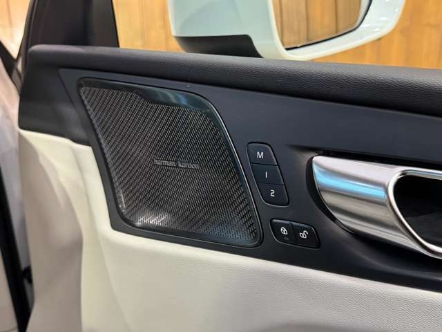 XC60 リチャージ プラグインハイブリッドT6