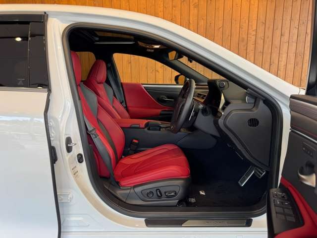 ES 300h Fスポーツ