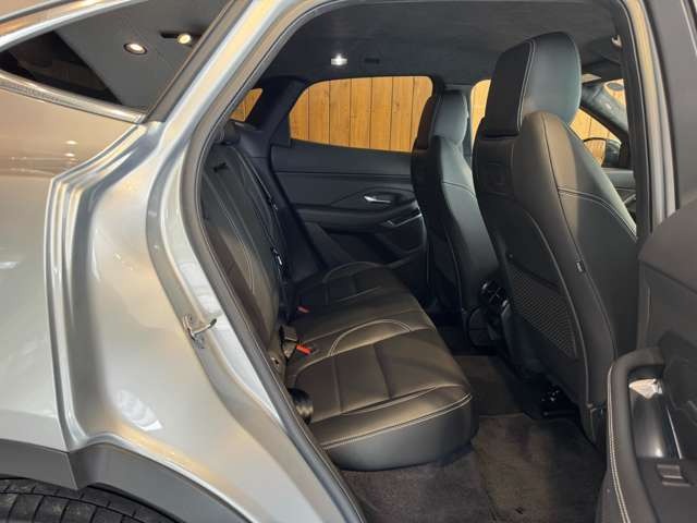 Eペイス Rダイナミック S 2.0L D200