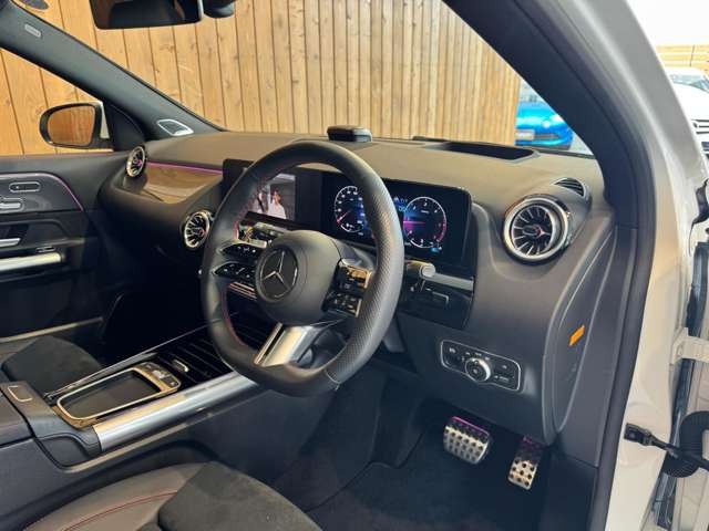 GLAクラス GLA200 d 4マチック AMGラインパッケージ