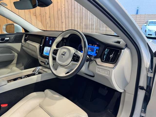 XC60 リチャージ プラグインハイブリッドT6