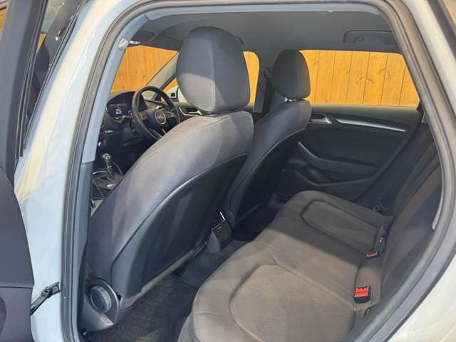 A3 スポーツバック 30 TFSI シグネチャー エディション