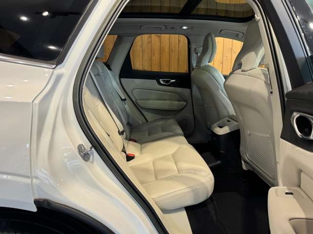 XC60 リチャージ プラグインハイブリッドT6