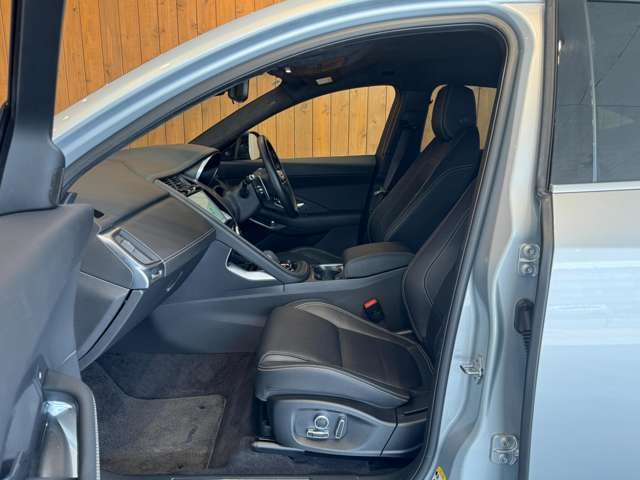 Eペイス Rダイナミック S 2.0L D200