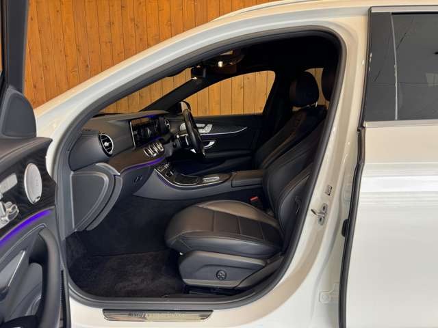 Eクラスワゴン E200 スポーツ (BSG搭載モデル)