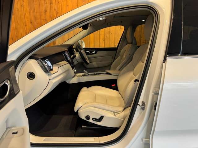 XC60 リチャージ プラグインハイブリッドT6