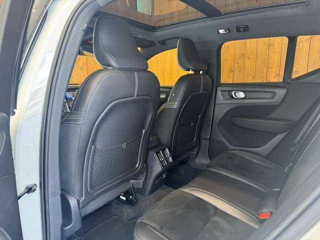 XC40 T5 AWD Rデザイン