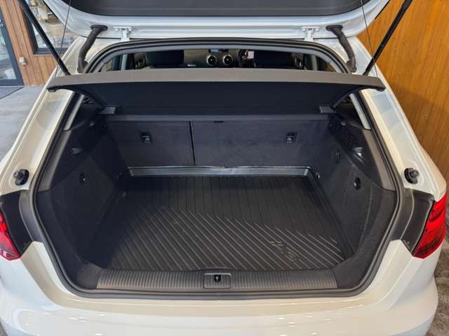 A3 スポーツバック 30 TFSI シグネチャー エディション