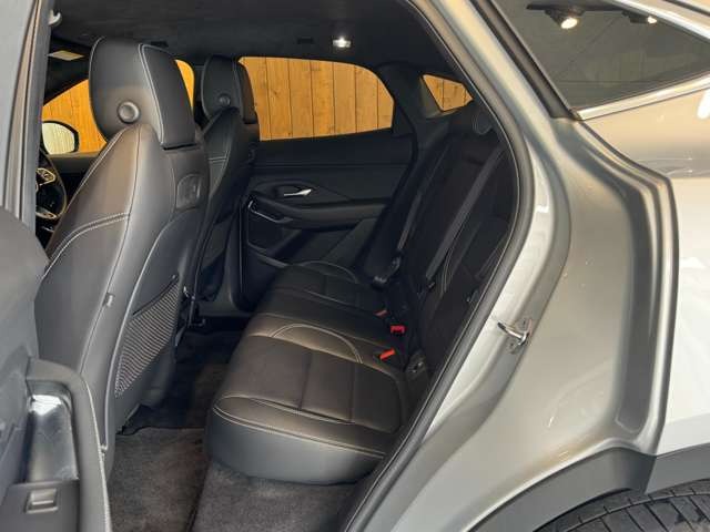 Eペイス Rダイナミック S 2.0L D200
