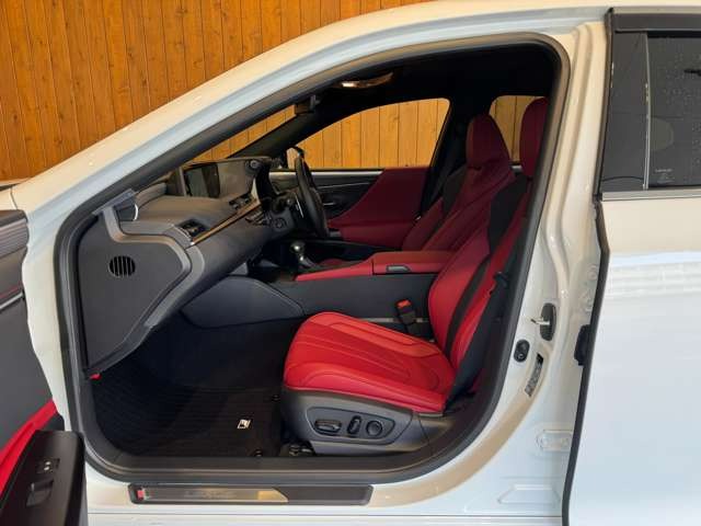 ES 300h Fスポーツ