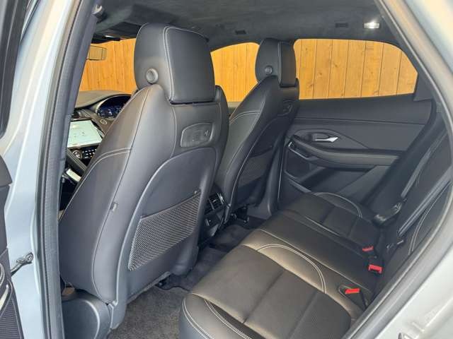 Eペイス Rダイナミック S 2.0L D200