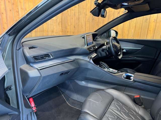3008 GT ブルーHDi