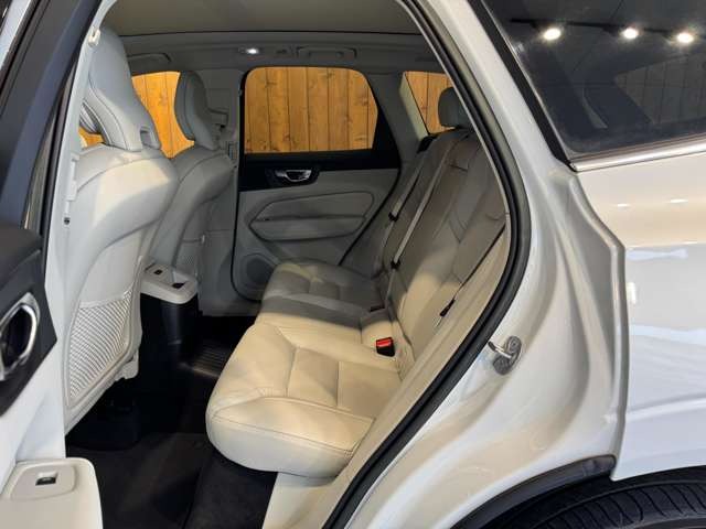XC60 リチャージ プラグインハイブリッドT6