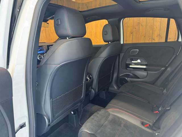 GLAクラス GLA200 d 4マチック AMGラインパッケージ