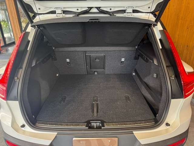 XC40 T5 AWD Rデザイン