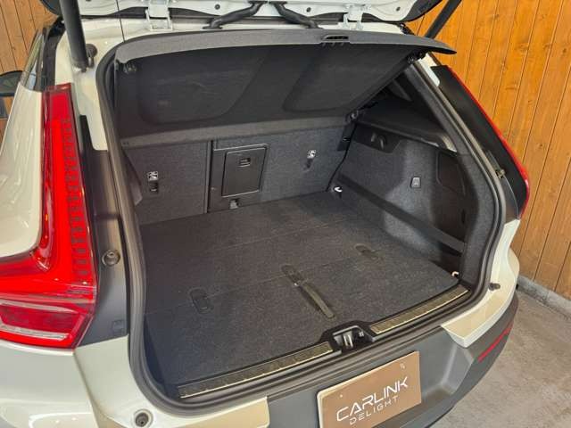 XC40 T5 AWD Rデザイン