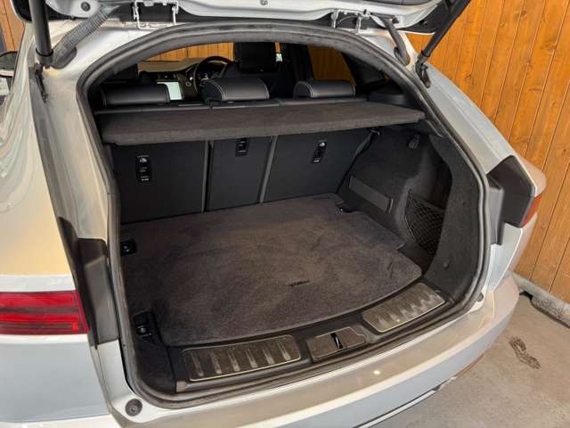 Eペイス Rダイナミック S 2.0L D200