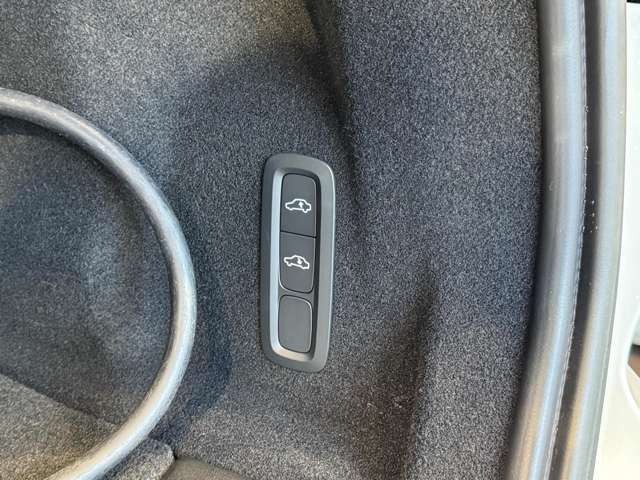 XC60 リチャージ プラグインハイブリッドT6
