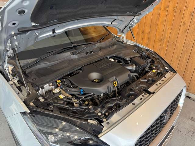 Eペイス Rダイナミック S 2.0L D200