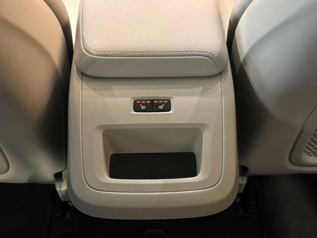 XC60 リチャージ プラグインハイブリッドT6
