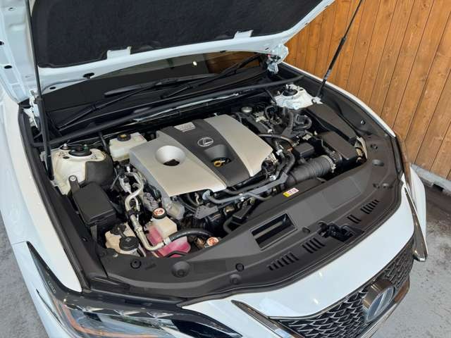 ES 300h Fスポーツ