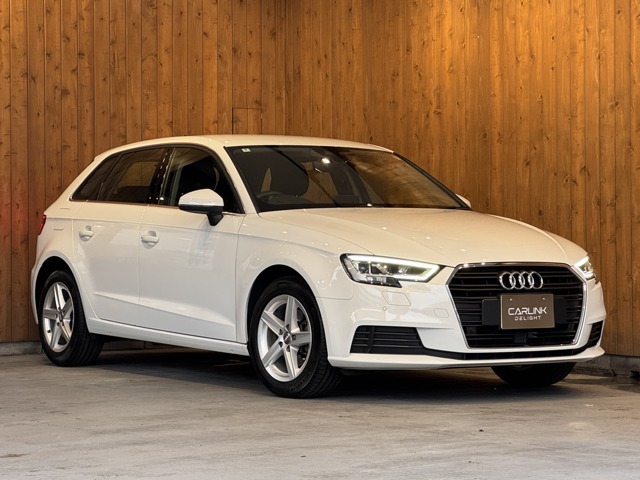 A3 スポーツバック 30 TFSI シグネチャー エディション 212.2万円