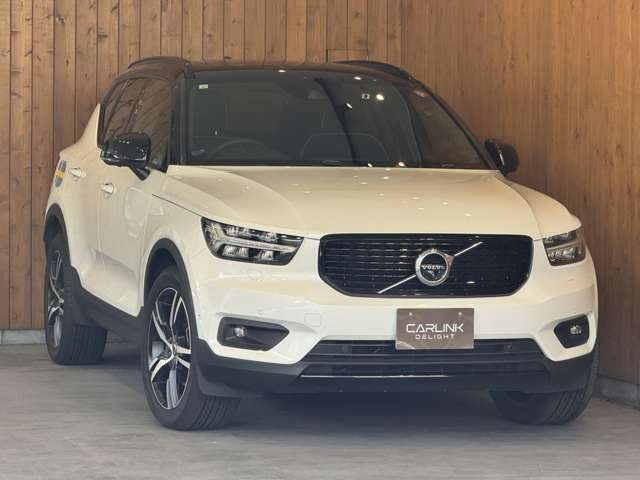 XC40 T5 AWD Rデザイン