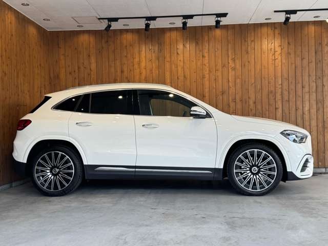 GLAクラス GLA200 d 4マチック AMGラインパッケージ