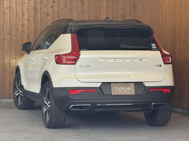 XC40 T5 AWD Rデザイン