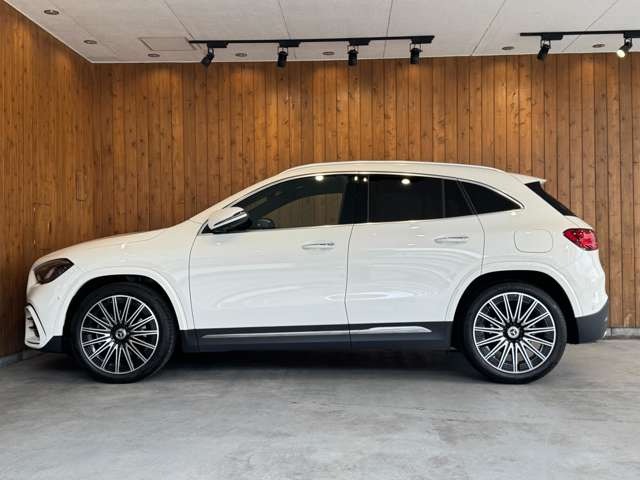 GLAクラス GLA200 d 4マチック AMGラインパッケージ