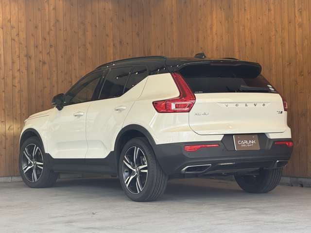 XC40 T5 AWD Rデザイン