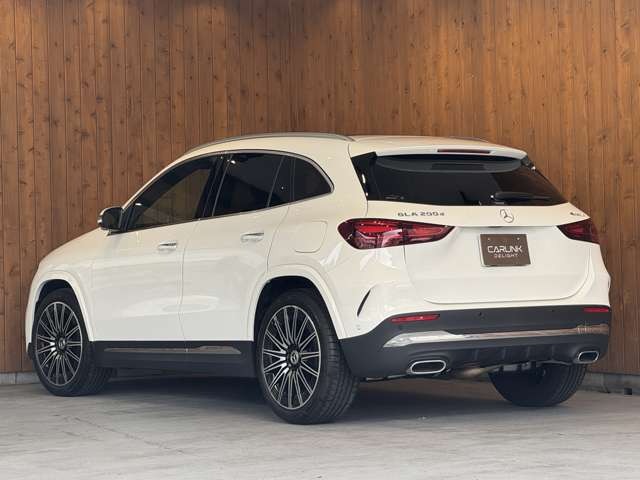 GLAクラス GLA200 d 4マチック AMGラインパッケージ