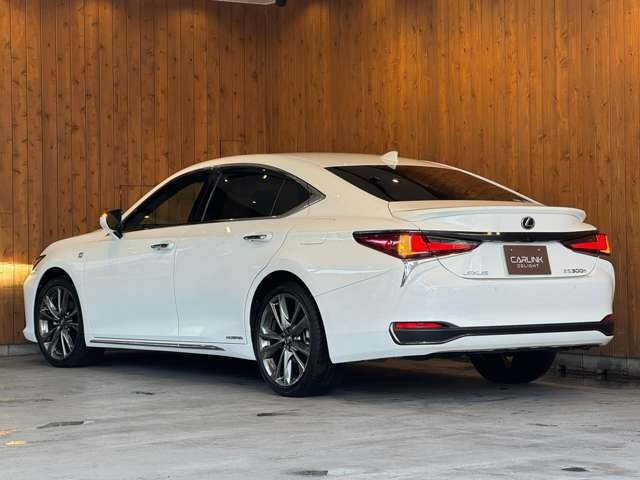 ES 300h Fスポーツ