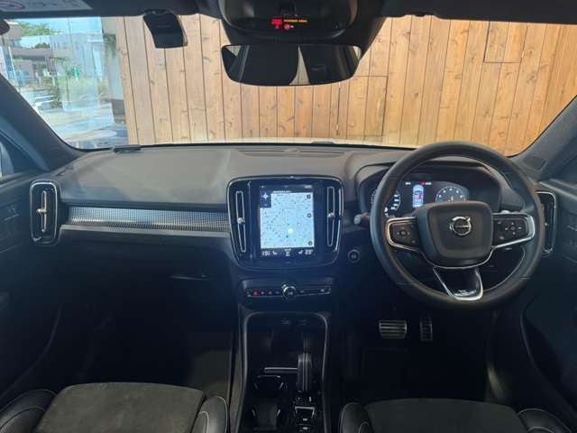 XC40 T5 AWD Rデザイン