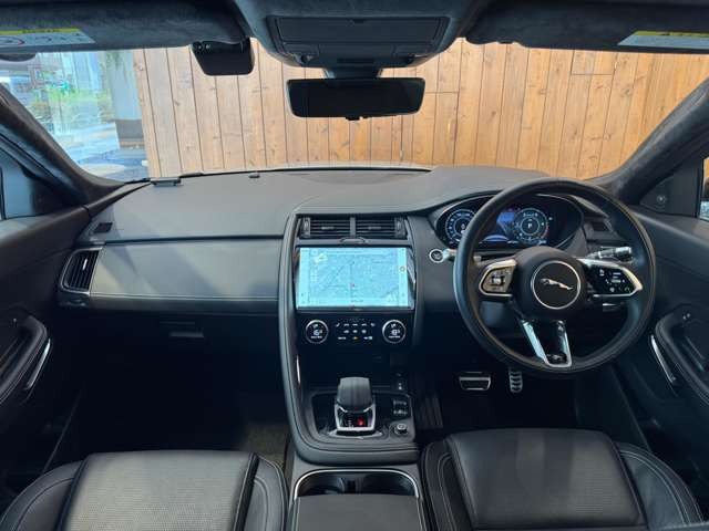 Eペイス Rダイナミック S 2.0L D200