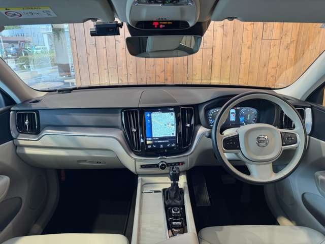 XC60 D4 AWD モメンタム