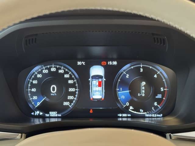XC60 D4 AWD モメンタム