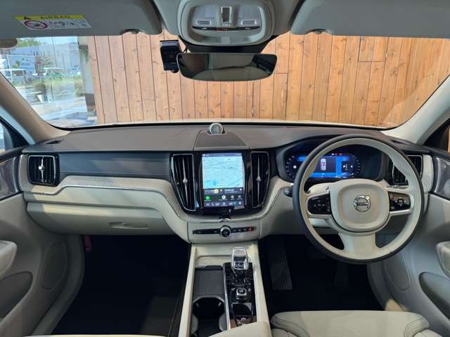 XC60 アルティメット B5 AWD