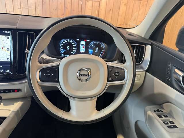 XC60 D4 AWD モメンタム