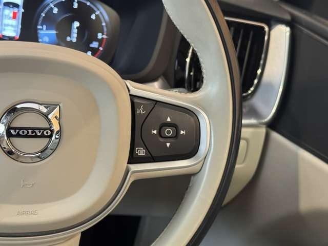 XC60 D4 AWD モメンタム